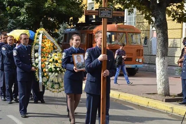 В Івано-Франківську попрощалися з трьома бійцями батальйону «Івано-Франківськ» (Фоторепортаж) — фото 1