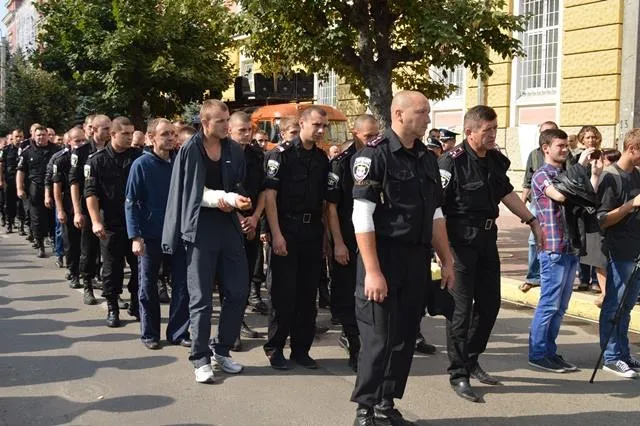В Івано-Франківську попрощалися з трьома бійцями батальйону «Івано-Франківськ» (Фоторепортаж) — фото 3
