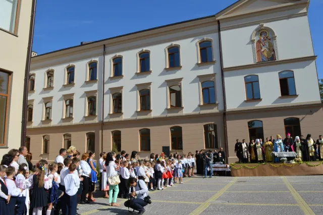 В Івано-Франківську урочисто відкрили відремонтовану Католицьку школу (Фоторепортаж) — фото 5