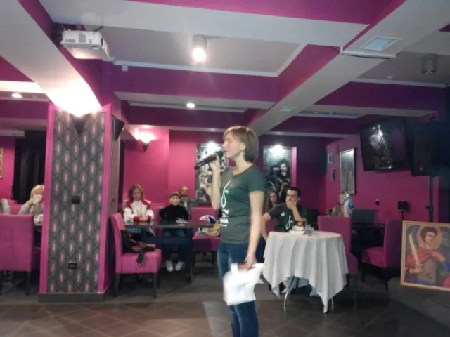 До Івано-Франківська завітала авторка славнозвісного вірша «Мы никогда не будем братьями ни по Родине, ни по матери…» — фото 1