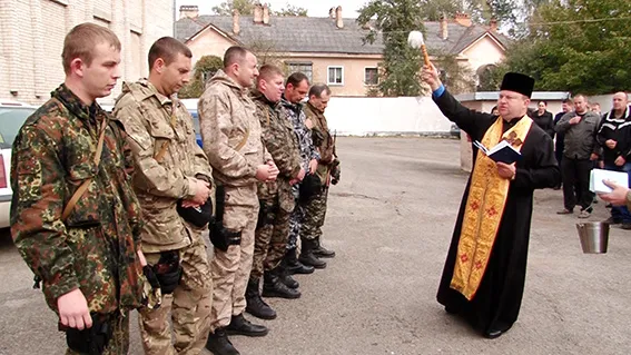 Прикарпатські правоохоронці знову вирушили на Схід (Фото) — фото 3