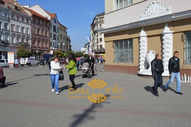 Як проходить передвиборча агітація в Івано-Франківську (Фоторепортаж) — фото 7