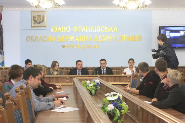 До Івано-Франківська приїхали школярі та студенти зі звільнених від терористів міст Донбасу (Фото) — фото 3