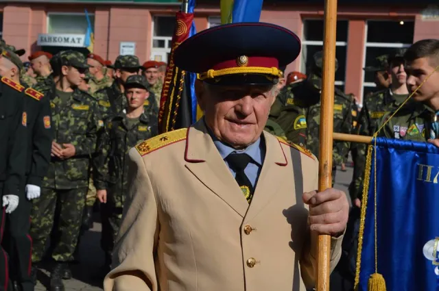 В Івано-Франківську відбулася урочиста хода з нагоди свята Покрови (Фоторепортаж) — фото 7