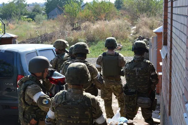 Прикарпатський журналіст відвідав Іловайськ, коли ще там не було «пекла» (Фото) — фото 3