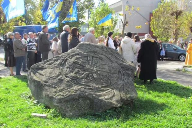 В неділю відкрили й освятили меморіальну дошку Євгену Коновальцю (Фоторепортаж) — фото 3