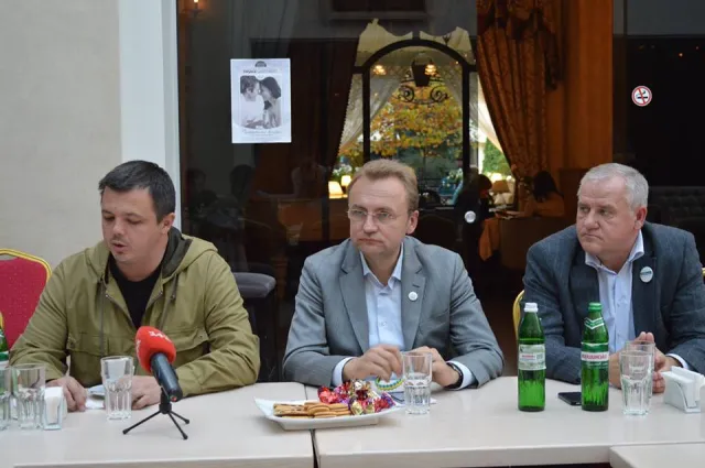 Андрій Садовий не підтримав жодного кандидата у Франківську (Фото) — фото 3