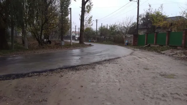 В мікрорайоні Опришівці мешканці своїм коштом зробили дорогу (Фото) — фото 3