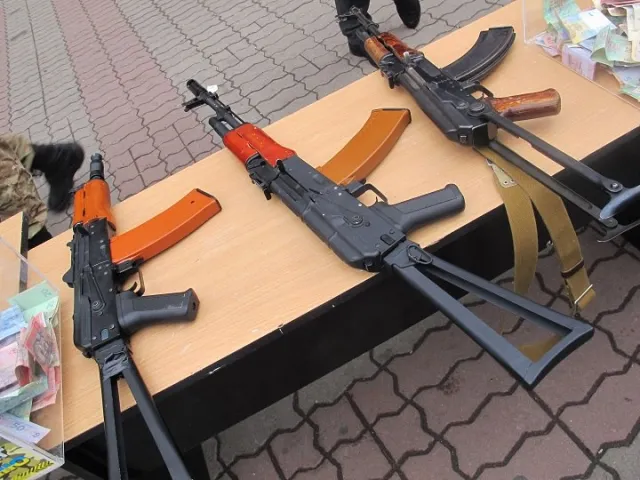 На Вічевому майдані проходила акція «Розбери автомат – підтримай армію» (Фото) — фото 2