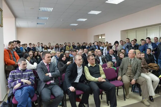 «Зелену зону» біля міського озера віддають під забудову (Фоторепортаж) + (Відео) — фото 2