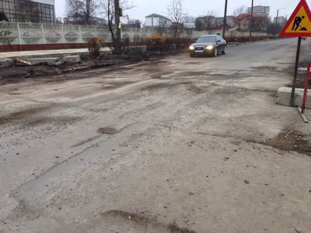 В Івано-Франківську після капітального ремонту відкрили для руху автотранспорту вулицю Набережну (Фоторепортаж) — фото 4