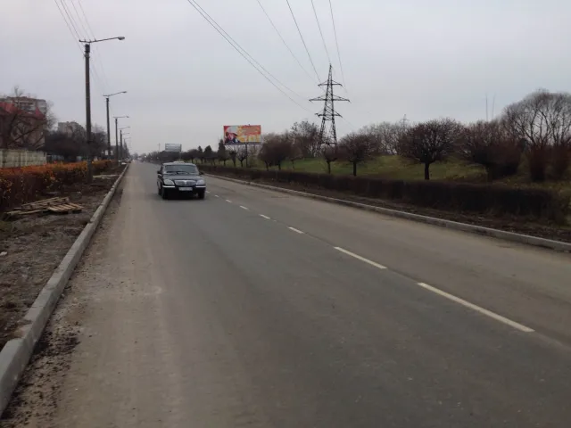 В Івано-Франківську після капітального ремонту відкрили для руху автотранспорту вулицю Набережну (Фоторепортаж) — фото 6