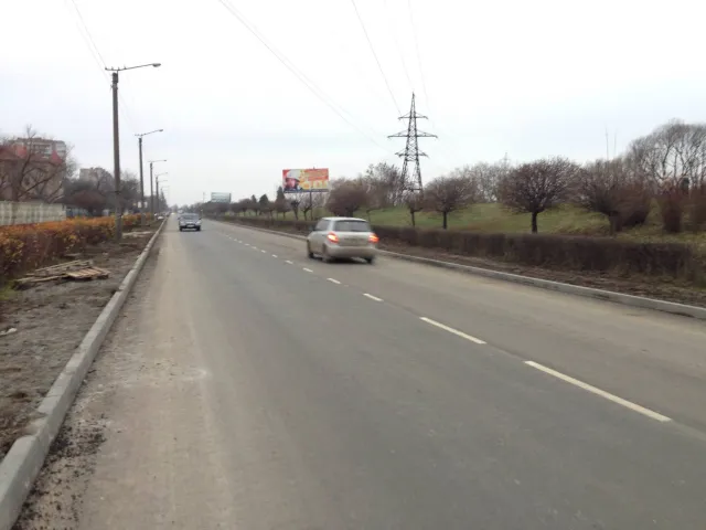 В Івано-Франківську після капітального ремонту відкрили для руху автотранспорту вулицю Набережну (Фоторепортаж) — фото 7