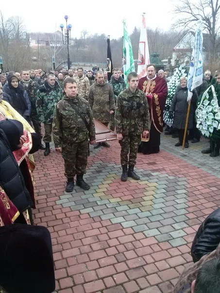 На Прикарпатті поховали «кіборга» у день його народження (Фото) — фото 1