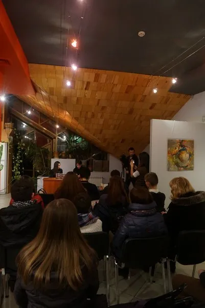 Луганська письменниця презентувала книжку «АТО. Історії зі Сходу на Захід» (Фоторепортаж) + (Відео) — фото 4