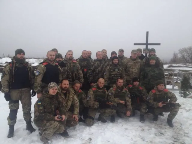 Донецькі й івано-франківські міліціонери вшанували загиблих біля Карачуна військових (Фото) — фото 3