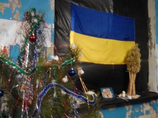 «Фронтовий вертеп» з Івано-Франківська продовжує відвідувати все нові військові і міліцейські частини у зоні АТО (Фоторепортаж) — фото 5
