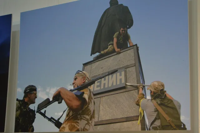 В «Бастіоні» відкрили виставку робіт загиблого героя Віктора Гурняка (Фоторепортаж) — фото 8