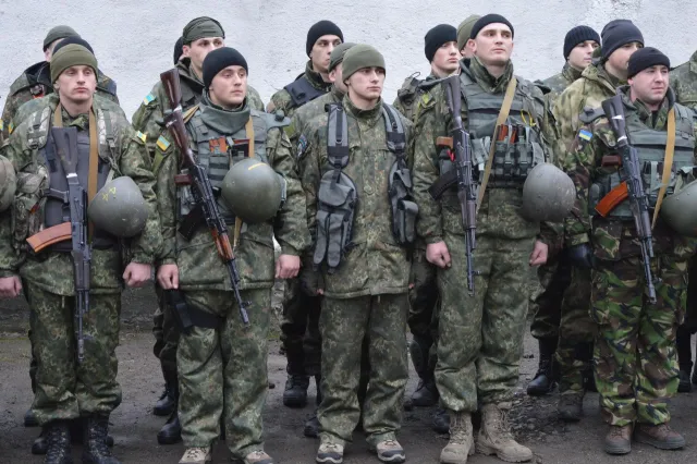95 прикарпатських міліціонерів відправились у зону АТО (Фоторепортаж) — фото 4