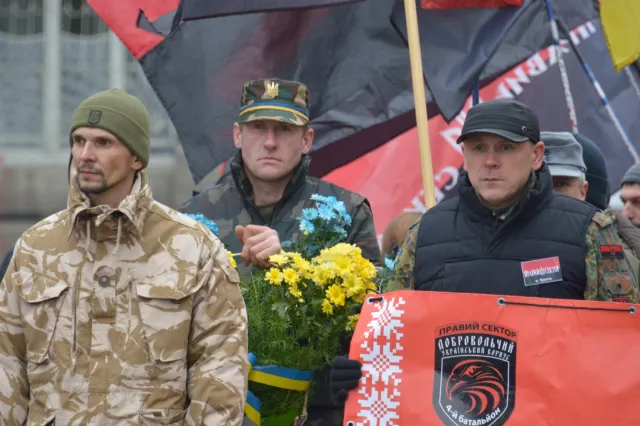 В Івано-Франківську до Дня Соборності організували Марш єдності та «живий ланцюг» (Фоторепортаж) + (Відео) — фото 5