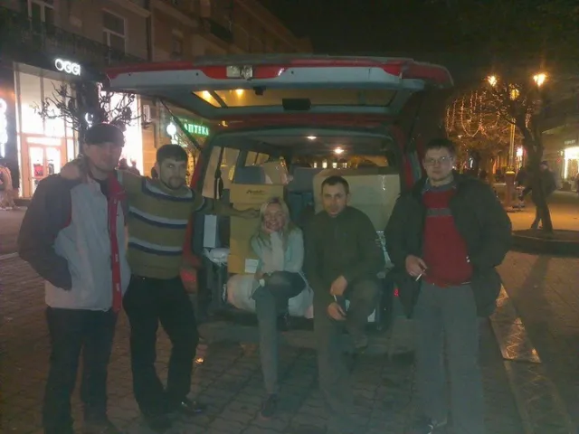 Франківські та львівські волонтери вкотре зібрали гуманітарну допомогу для воїнів на Донбасі (Фото) — фото 2