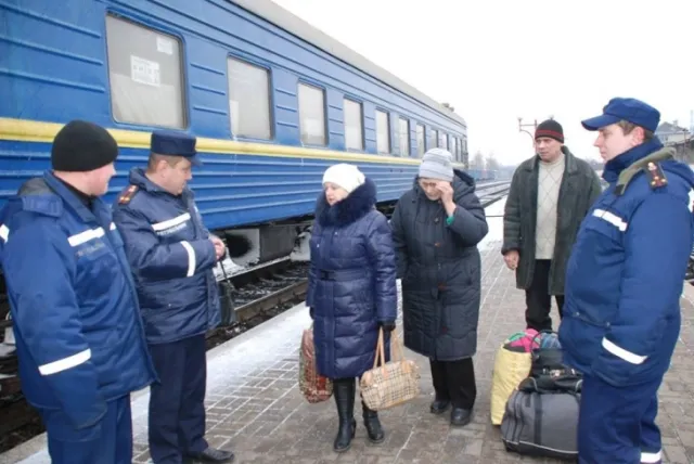 Рятувальники зустріли пересланців зі Сходу (Фото) — фото 2