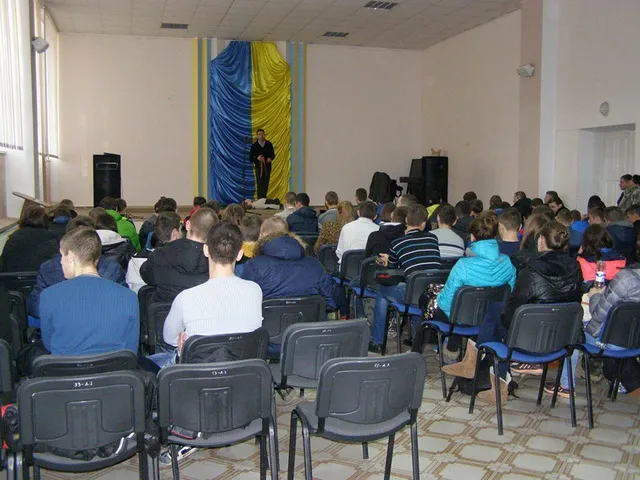 Громадські активісти навчають як надавати першу медичну допомогу (Фото) — фото 3