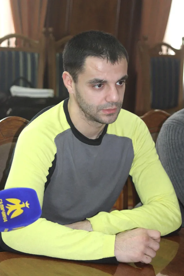 Олег Гончарук зустрівся з визволеним із полону бійцем батальйону «Донбас» Адріаном Волгіним (Фото) — фото 2