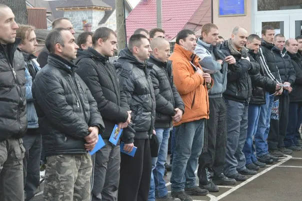 45 мобілізованих франківців відправились на військові навчання (Фоторепортаж) — фото 6