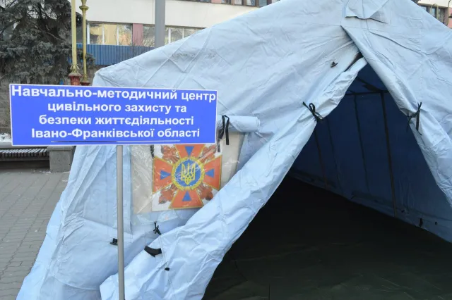 Іванофранківців навчали, як поводитись в надзвичайних ситуаціях (Фоторепортаж) — фото 9