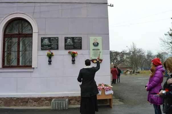 В Івано-Франківську встановили анотаційну дошку загиблому в АТО майору Юрію Барану (фоторепортаж) — фото 10