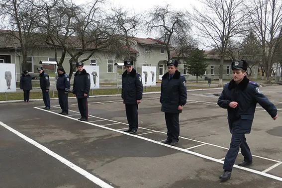 У Івано-Франківську перевірили міліціонерів (фоторепортаж) — фото 1
