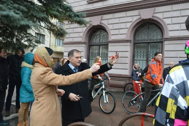 Біля Медичного університету відкрили нову велопарковку (фоторепортаж) — фото 5