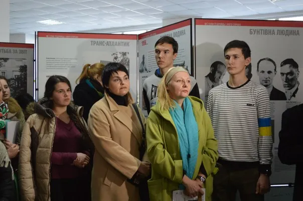 В Прикарпатському університеті відкрилась виставка «Єжи Гедройць і його справа «Доробок бібліотеки культури» (фоторепортаж) — фото 6