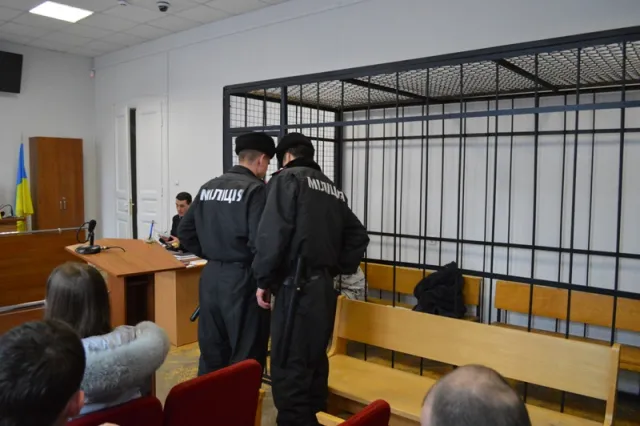 Суд у справі франківського стоматолога-різника не відбувся. Не прийшли мами жертв (фото) — фото 6