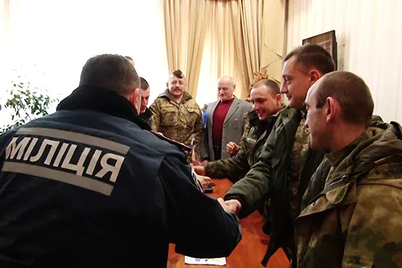 Міліціонери та військовослужбовці обговорили питання забезпечення спокою у регіоні (фото) — фото 2