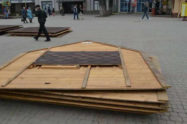 На Вічевому майдані почали зводити Великоднє ярмаркове містечко (фото) — фото 4