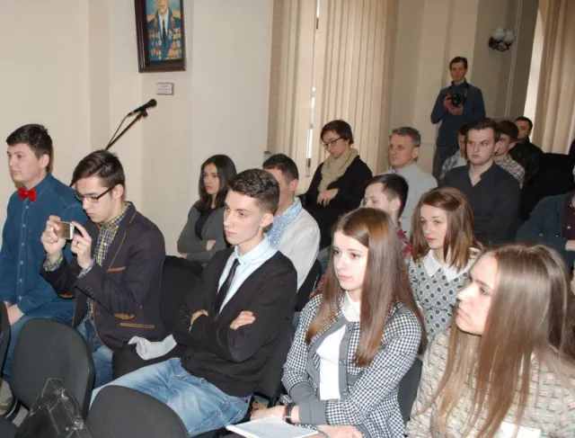 У Франківську відбувся аукціон, виручку від якого передадуть на допомогу бійцям АТО (фото) — фото 3