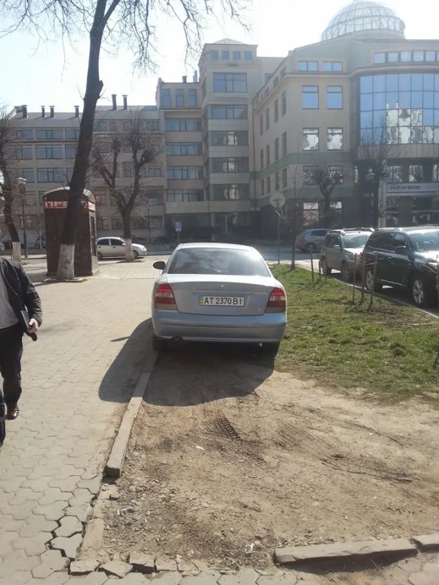 У Франківську зафіксували ще одного авторагуля, який можливо має відношення до лади (фото) — фото 2