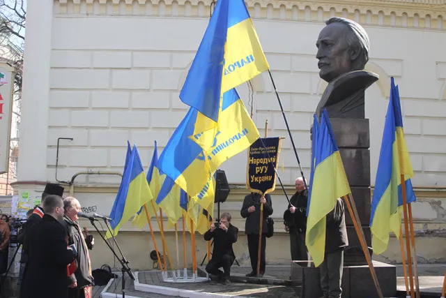 У Франківську вшанували річницю загибелі Чорновола (фото) — фото 7