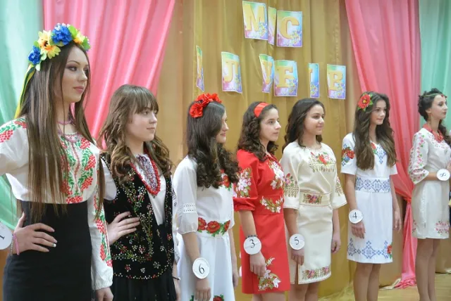В Івано-Франківську обирали «Міс клубів-2015» (фоторепортаж) — фото 5