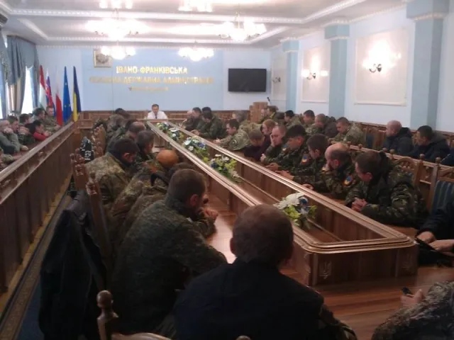 Представники «Самооборони» прийшли до Гончарука, вияснити причини та обставини призначення головою Рожнятівської РДА Ірини Люклян (фото) — фото 1
