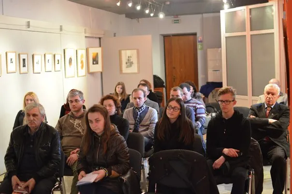 В Івано-Франківську відбулась презентація книги про Степана Бандеру (фото) — фото 5