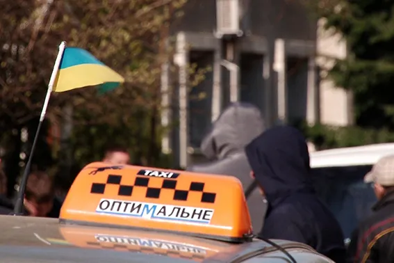 Міліція через два тижні прозвітує про свою роботу над справою побиття машин таксі (фото) — фото 2