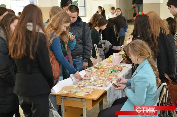 У Франківську відбувся благодійний ярмарок (фото) — фото 3