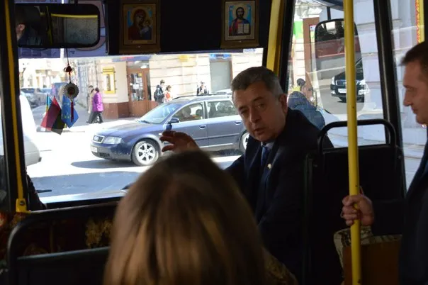 Повертаючись з рейду до міськради, Анушкевичус потрапив у затор (фото) — фото 3