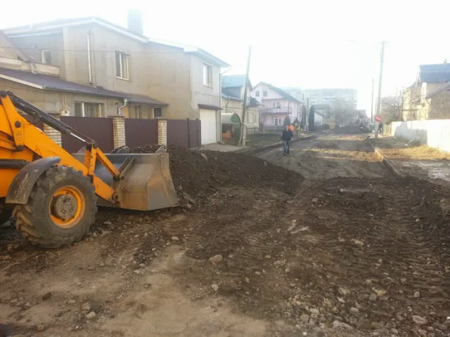 У Франківську по вулиці Кисілевської проводять капітальний ремонт дроги (фото) — фото 4