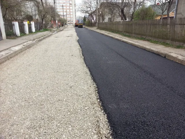 У Франківську по вулиці Кисілевської проводять капітальний ремонт дроги (фото) — фото 9