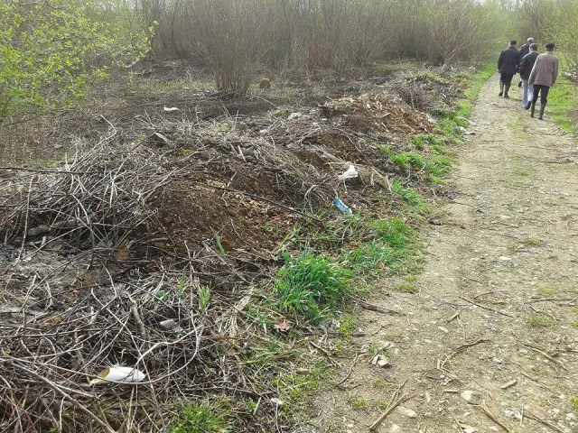 Депутат вражений засміченістю території навколо «Німецького озера» (фото) — фото 2