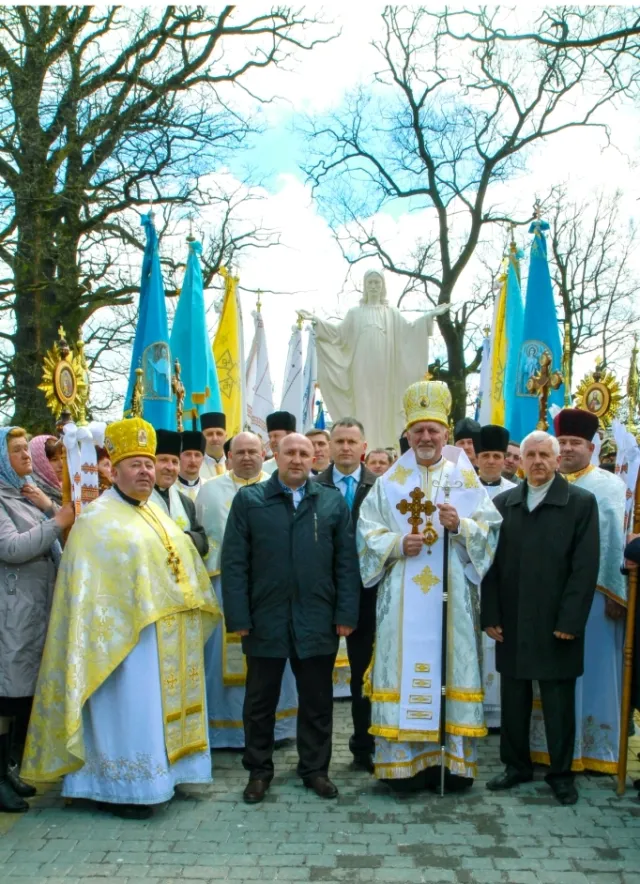 На Прикарпатті освятили найвищу в Україні статую Ісуса Христа (фото) — фото 2